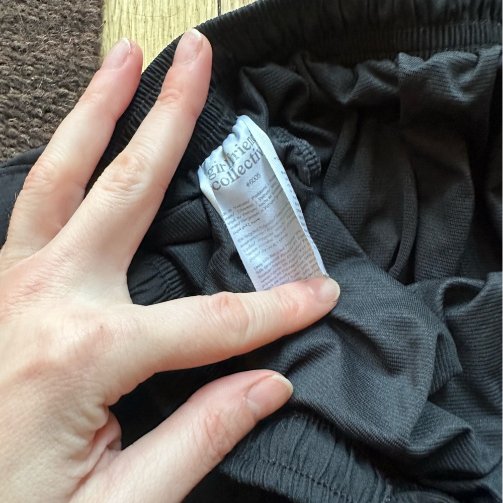 Girlfriend Collective Black Gazelle Shorts - Picture 8 of 8
